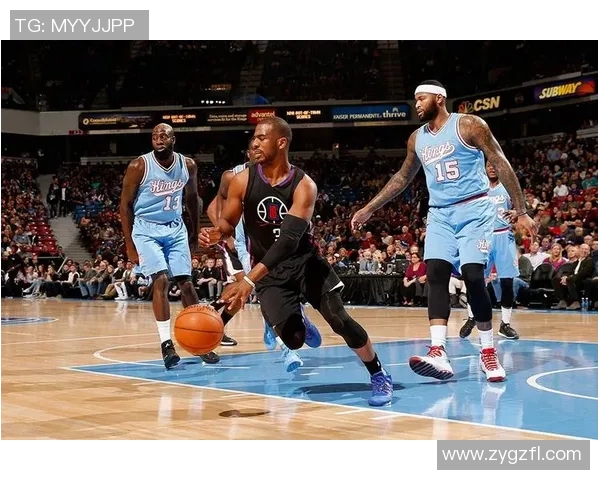 国王赛场细节引关注小动作引发激烈讨论成焦点 国王赛场细节引关注小动作引发激烈讨论成焦点